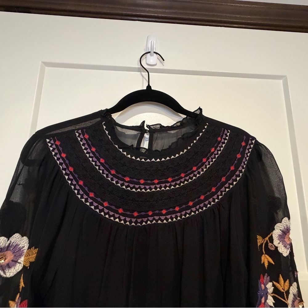 Anthropologie Akemi + Kin Louise Blouse Peasant Embroidered Black - Picture 4 of 8